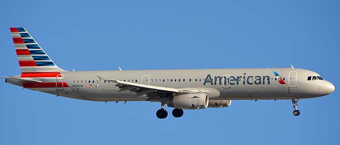 American Airbus A321-231 N581UW, Phoenix Sky Harbor, March 9, 2015